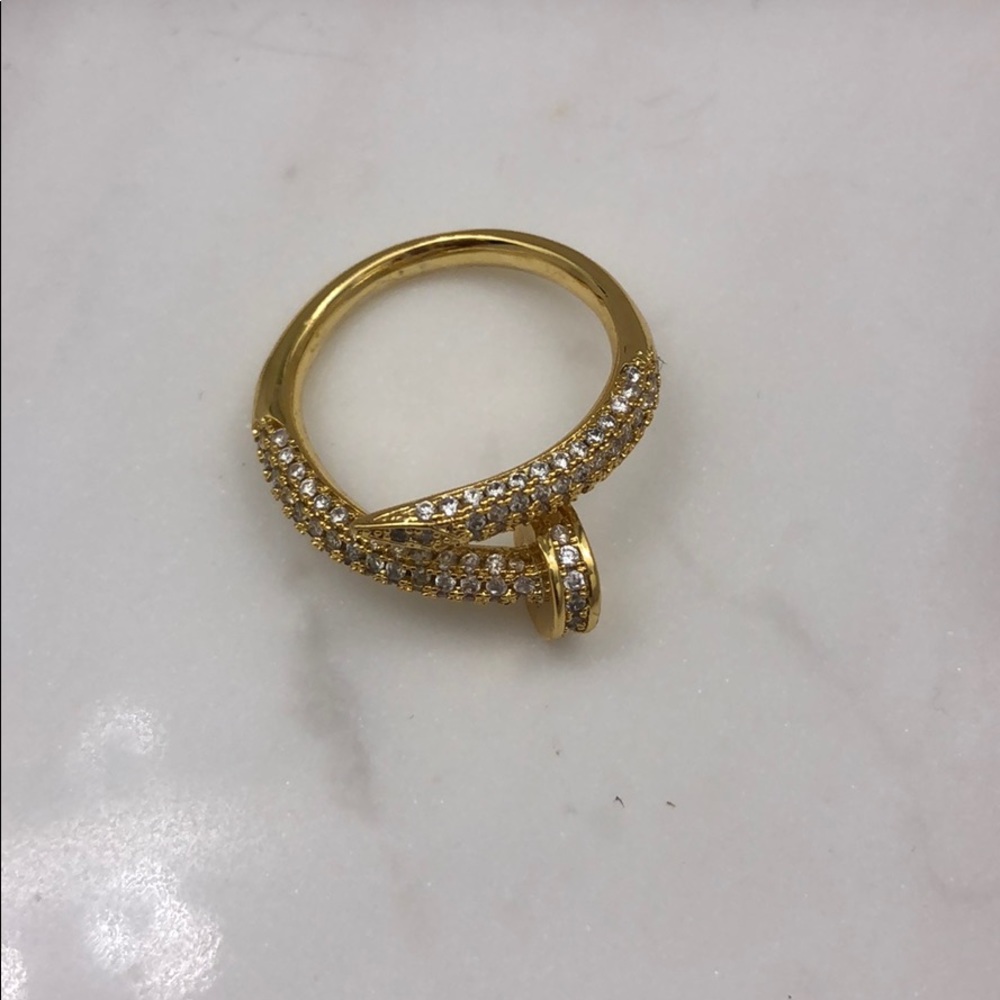 Fashion ring